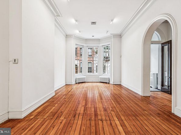 2106 Spruce Street, Philadelphia PA 19103