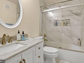 8866 Ashgrove House Lane 201, Vienna VA 22182