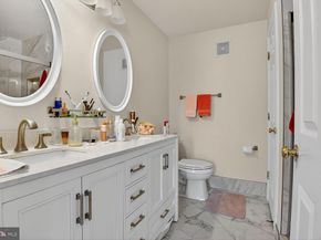 8866 Ashgrove House Lane 201, Vienna VA 22182