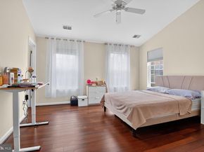 8866 Ashgrove House Lane 201, Vienna VA 22182
