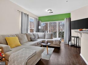 8866 Ashgrove House Lane 201, Vienna VA 22182