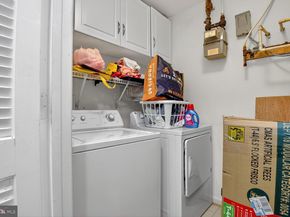 8866 Ashgrove House Lane 201, Vienna VA 22182