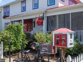 411 E Howell Avenue A, Alexandria VA 22301