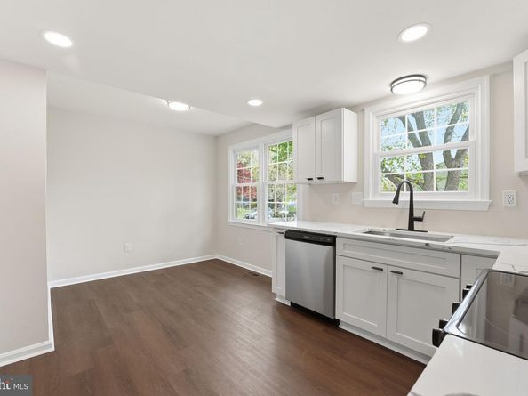 735 Palmer Drive, Herndon VA 20170