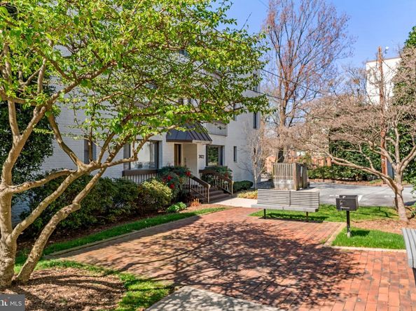 3827 Davis Place NW 5, Washington DC 20007