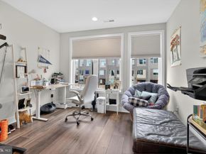 3100 Parkview Walk 210, Philadelphia PA 19125