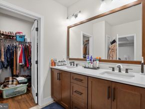 3100 Parkview Walk 210, Philadelphia PA 19125