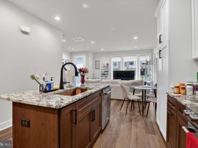 3100 Parkview Walk 210, Philadelphia PA 19125