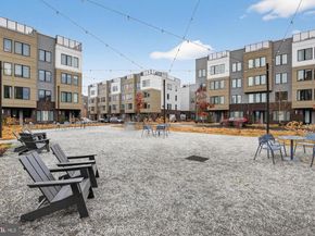 3100 Parkview Walk 210, Philadelphia PA 19125