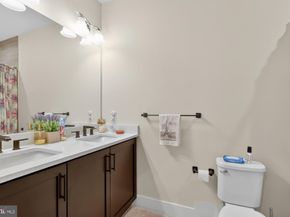 3100 Parkview Walk 210, Philadelphia PA 19125