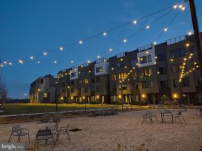 3100 Parkview Walk 210, Philadelphia PA 19125