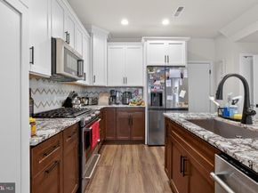 3100 Parkview Walk 210, Philadelphia PA 19125