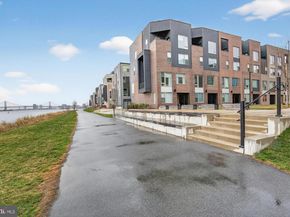 3100 Parkview Walk 210, Philadelphia PA 19125