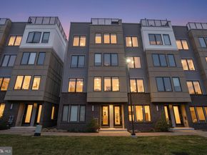 3100 Parkview Walk 210, Philadelphia PA 19125