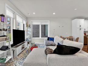 3100 Parkview Walk 210, Philadelphia PA 19125