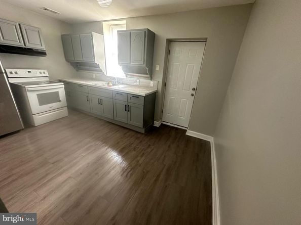 1016 W Erie Avenue, Philadelphia PA 19140