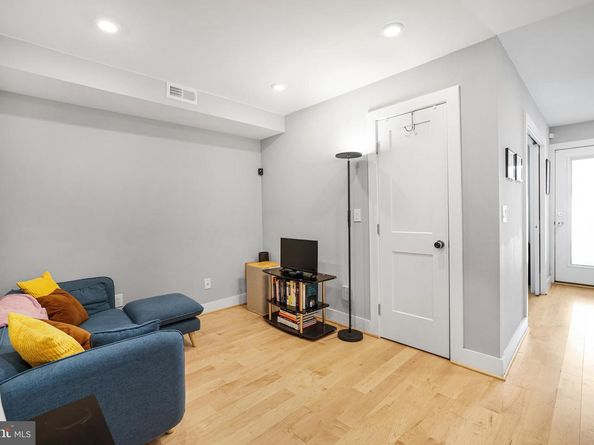 833 19TH Street NE 1, Washington DC 20002