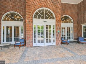 2465 Army Navy Drive 104, Arlington VA 22206