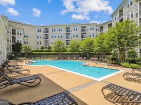 2465 Army Navy Drive 104, Arlington VA 22206