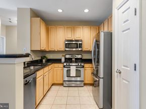 2465 Army Navy Drive 104, Arlington VA 22206