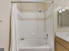 2465 Army Navy Drive 104, Arlington VA 22206
