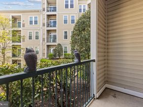 2465 Army Navy Drive 104, Arlington VA 22206