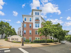 2465 Army Navy Drive 104, Arlington VA 22206