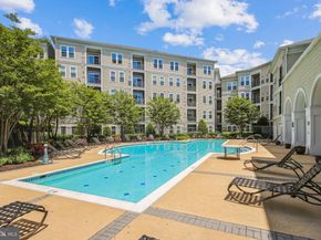2465 Army Navy Drive 104, Arlington VA 22206
