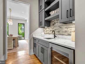 3830 30TH Road N, Arlington VA 22207