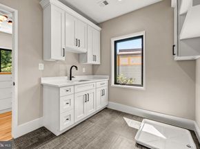 3830 30TH Road N, Arlington VA 22207