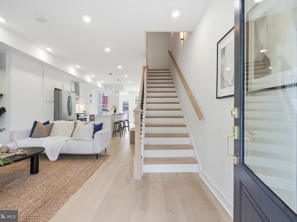 220 V Street NE, Washington DC 20002