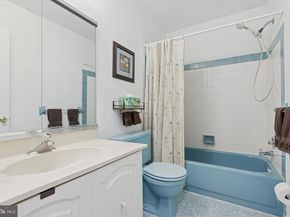 336 Glen Way 336, Elkins Park PA 19027