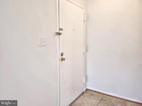 551 Florida Avenue 202, Herndon VA 20170