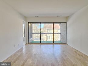 551 Florida Avenue 202, Herndon VA 20170