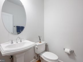 5509 Valmarana Way, Alexandria VA 22312