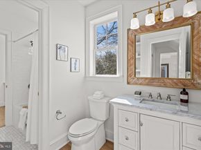 3612 N Glebe Road, Arlington VA 22207