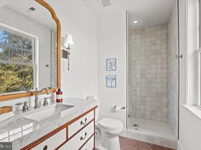 3612 N Glebe Road, Arlington VA 22207