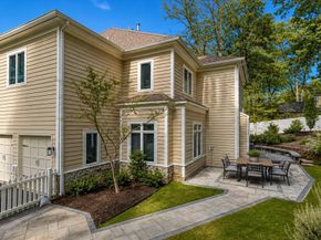 3242 Valley Lane, Falls Church VA 22044