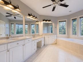 3242 Valley Lane, Falls Church VA 22044
