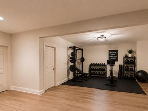 3242 Valley Lane, Falls Church VA 22044