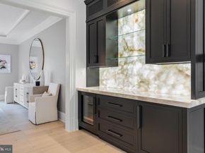 6704 Lupine Lane, Mclean VA 22101