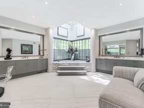 9 Oaklyn Court, Potomac MD 20854