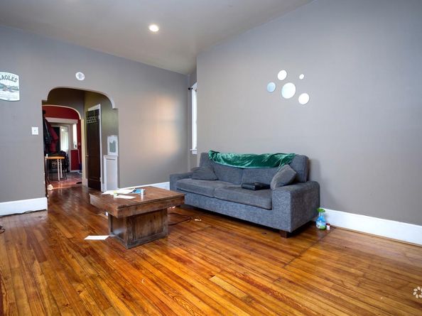 707 S 52nd Street, Philadelphia PA 19143