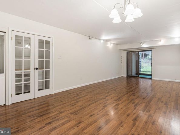 285 Shawmont Avenue D, Philadelphia PA 19128