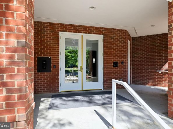 1625 International Drive 316, Mclean VA 22102