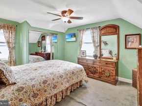 308 Edgemore Road, Secane PA 19018