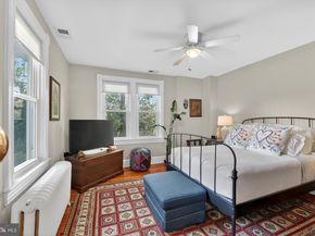 805 N Quaker Lane, Alexandria VA 22302