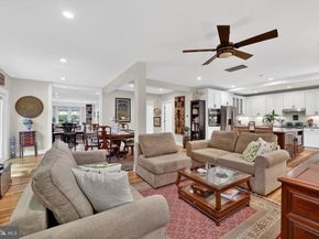 805 N Quaker Lane, Alexandria VA 22302