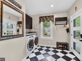 805 N Quaker Lane, Alexandria VA 22302