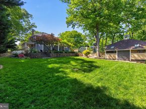 805 N Quaker Lane, Alexandria VA 22302